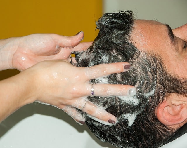 shampoo per capelli grigi da uomo